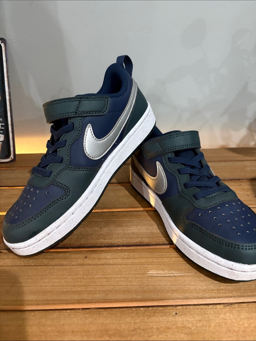 Nike Kids' Navy & Silver Low-Top Hook-and-Loop Sneakers